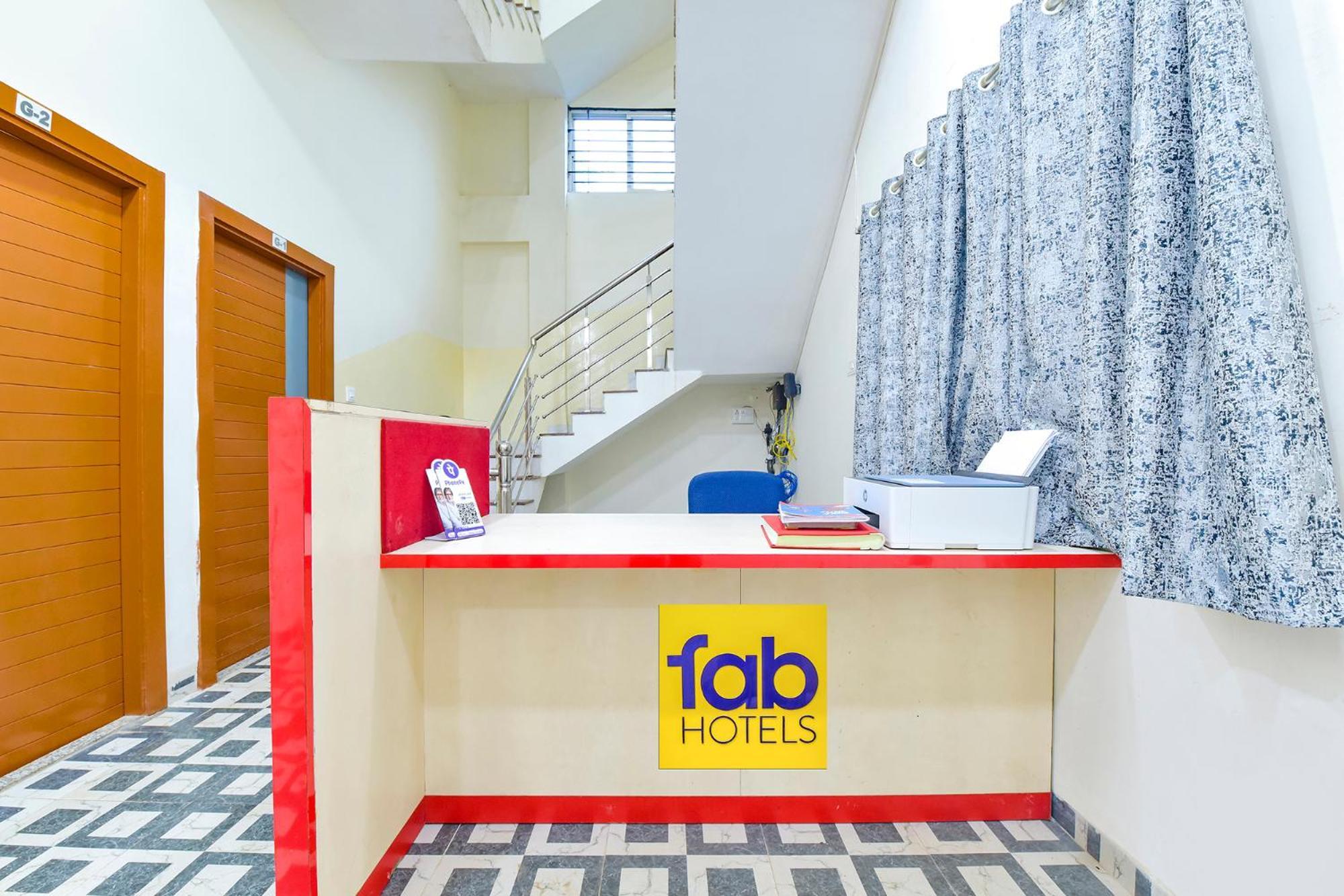 Fabhotel Grand Embassy Индор Екстериор снимка