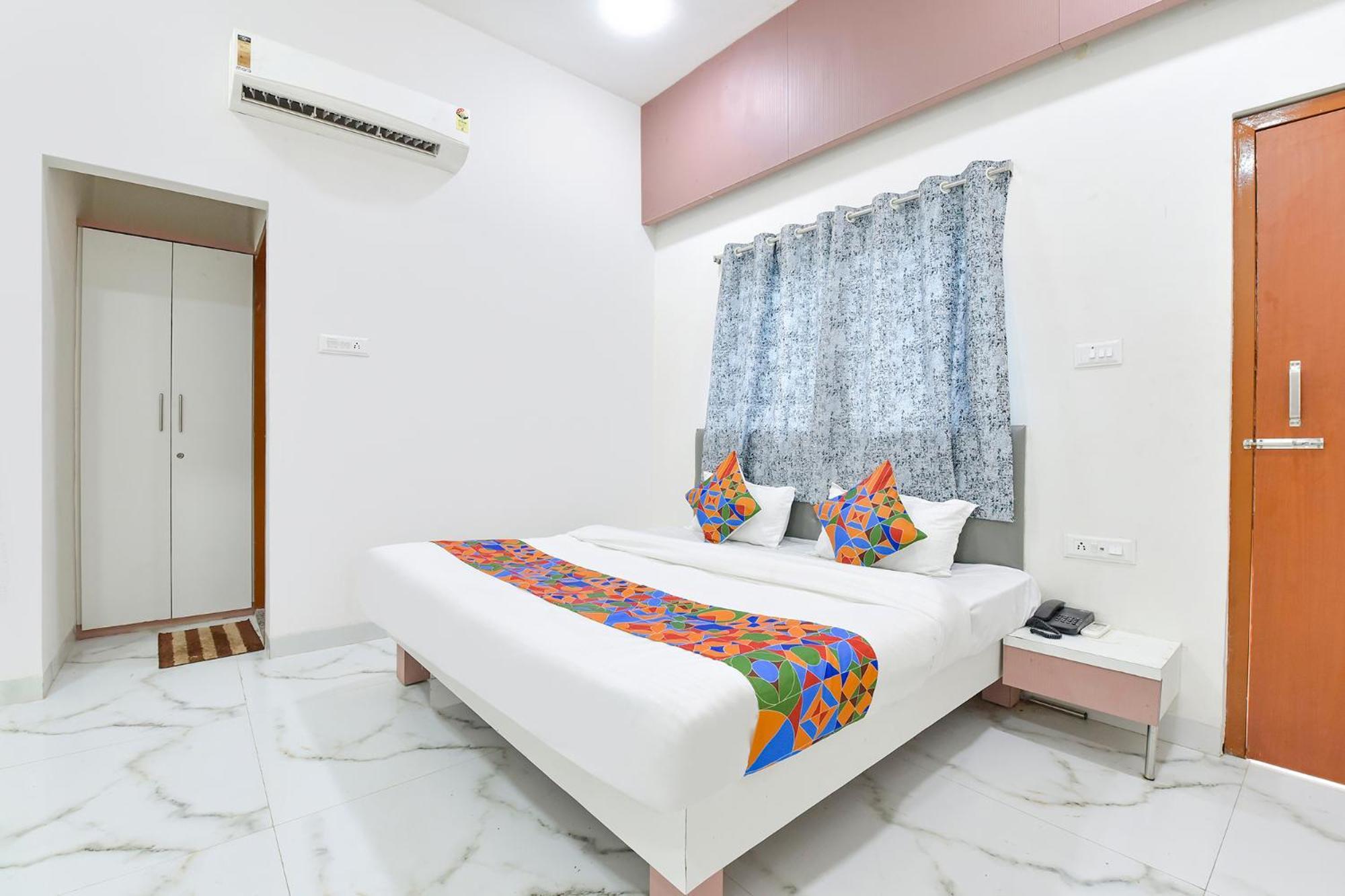 Fabhotel Grand Embassy Индор Екстериор снимка