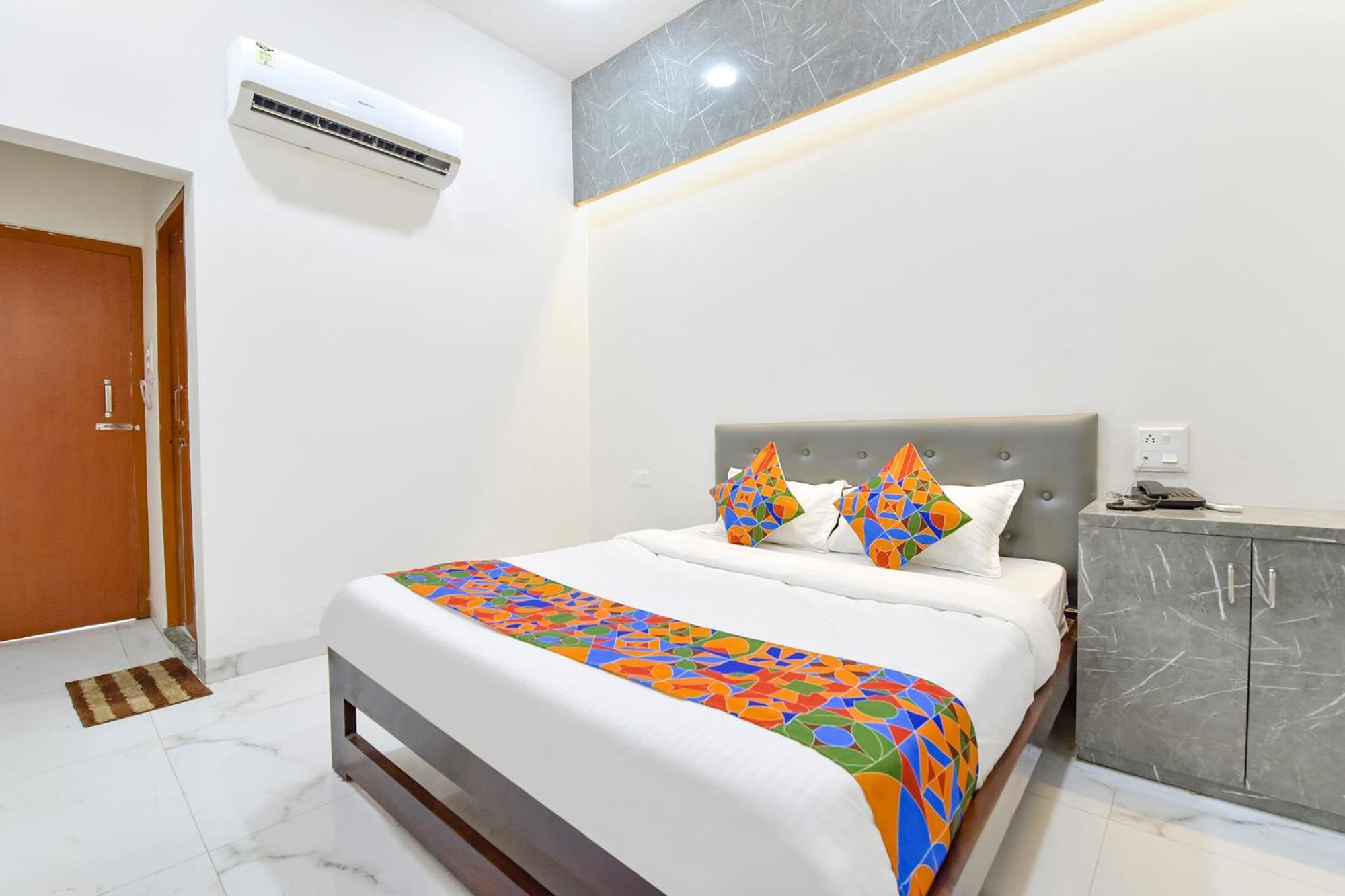 Fabhotel Grand Embassy Индор Екстериор снимка