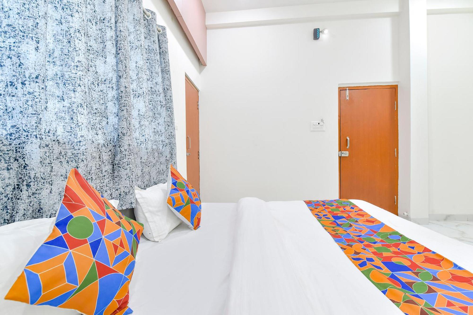 Fabhotel Grand Embassy Индор Екстериор снимка