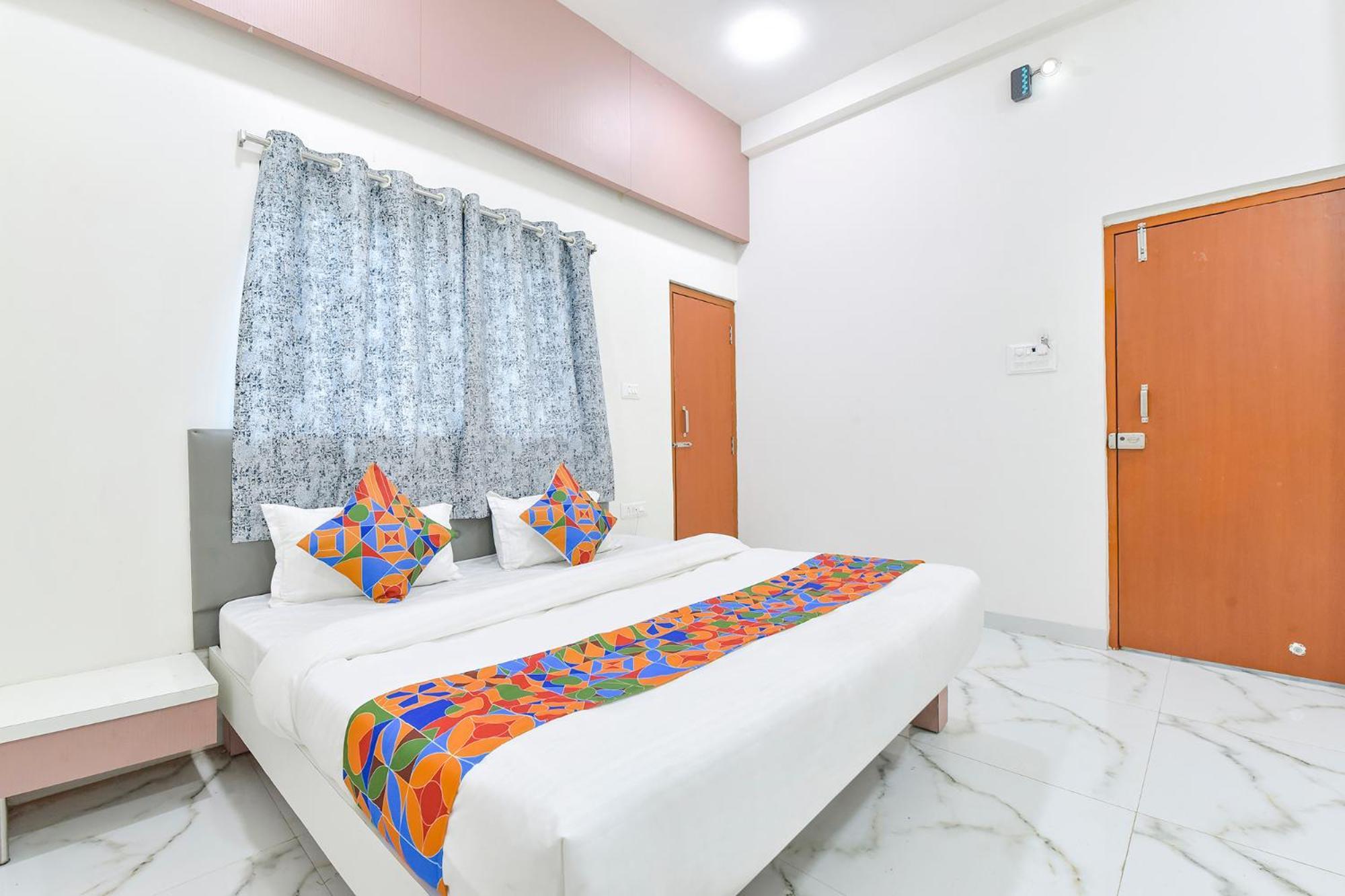 Fabhotel Grand Embassy Индор Екстериор снимка